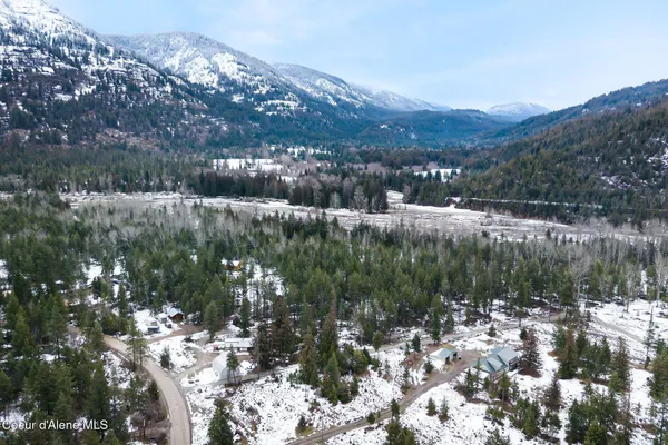 $379,900 | 582 Mountain View Road, Clark Fork, ID 83811