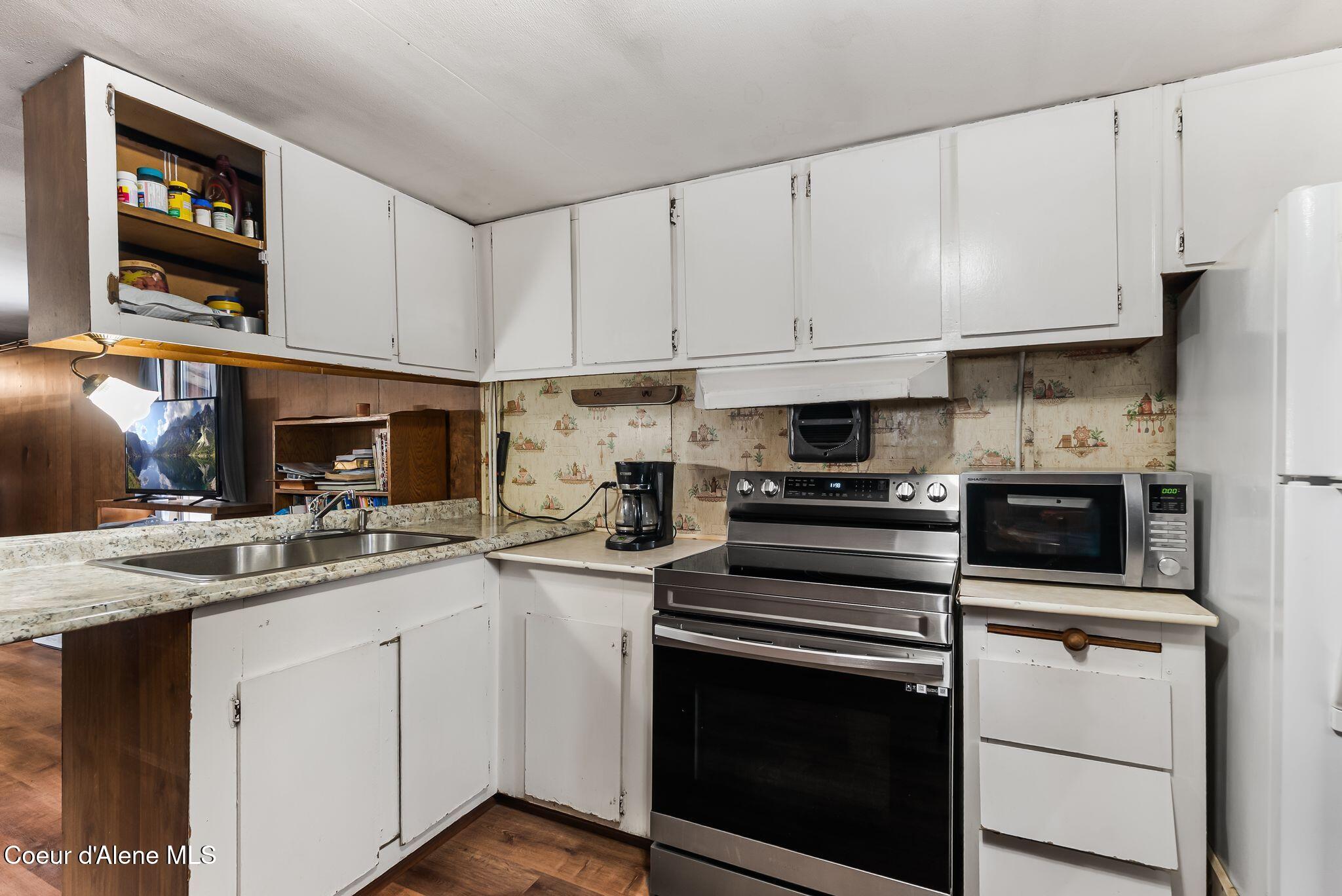 582 Mountain View Road Clark Fork, ID 83811 - Photo 6 of 30 Spacious Countertops