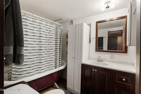 $379,900 | 582 Mountain View Road, Clark Fork, ID 83811