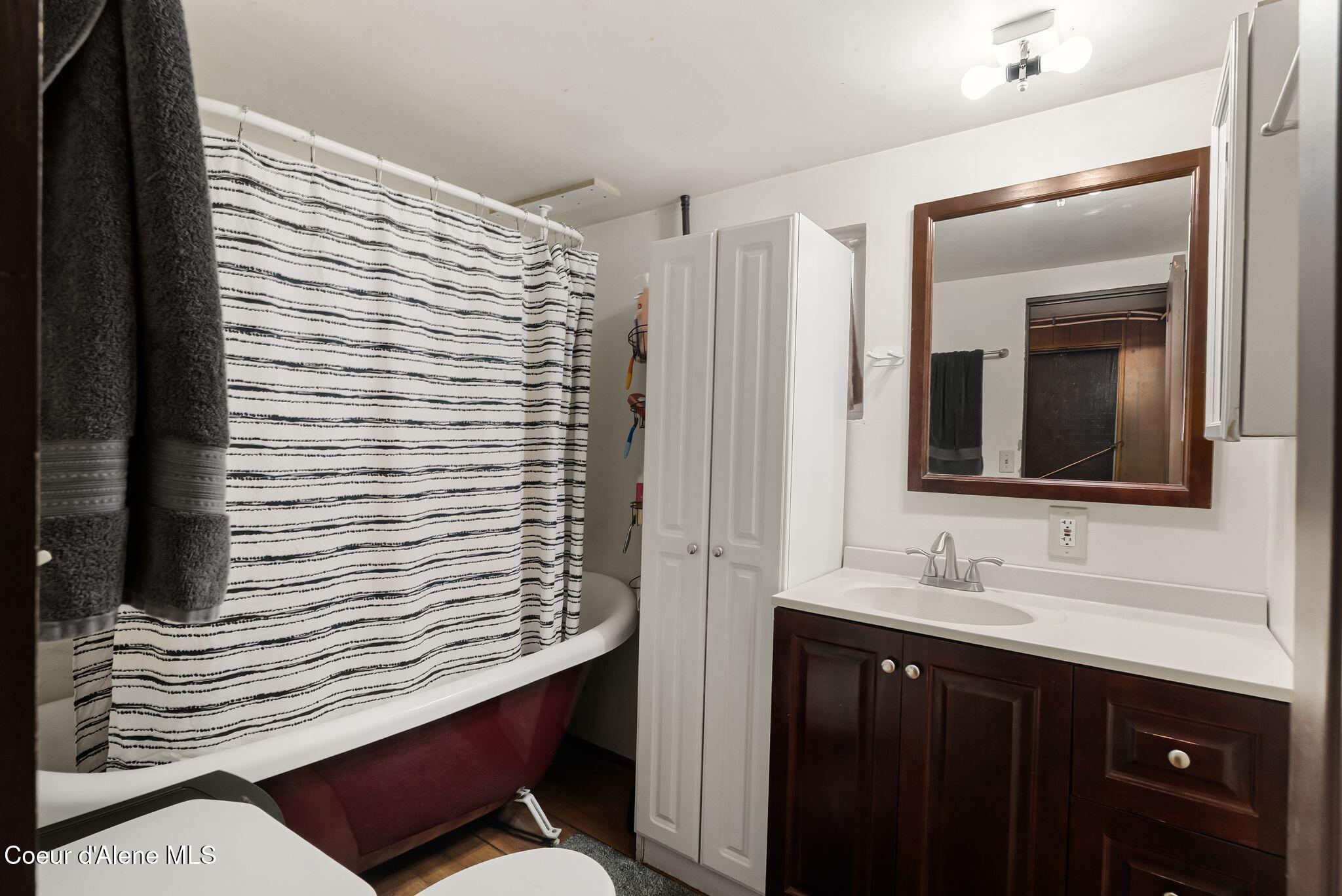 582 Mountain View Road Clark Fork, ID 83811 - Photo 8 of 30 Full Bathroom