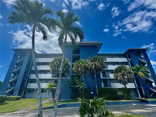 $212,000 | 190 Pebble Beach Boulevard, Unit 304, Naples, FL 34113