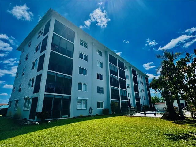 $212,000 | 190 Pebble Beach Boulevard, Unit 304, Naples, FL 34113