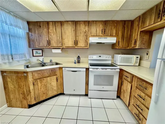 $212,000 | 190 Pebble Beach Boulevard, Unit 304, Naples, FL 34113