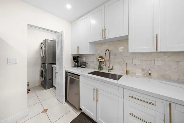 $8,000 | 4804-4806 Northeast 21st Avenue, Fort Lauderdale, FL 33308