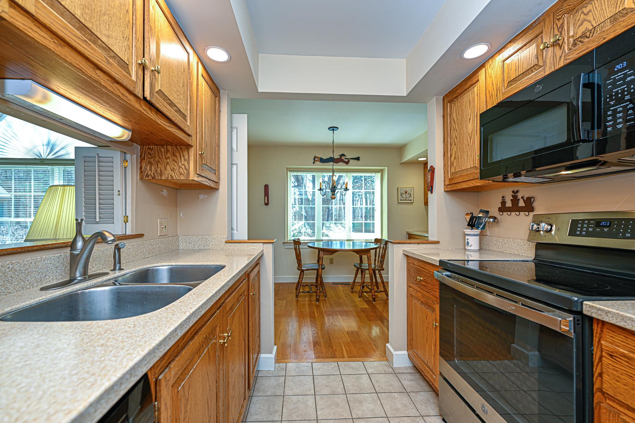 63 Peninsula Drive Stratham, NH 03885 - Photo 9 of 51
