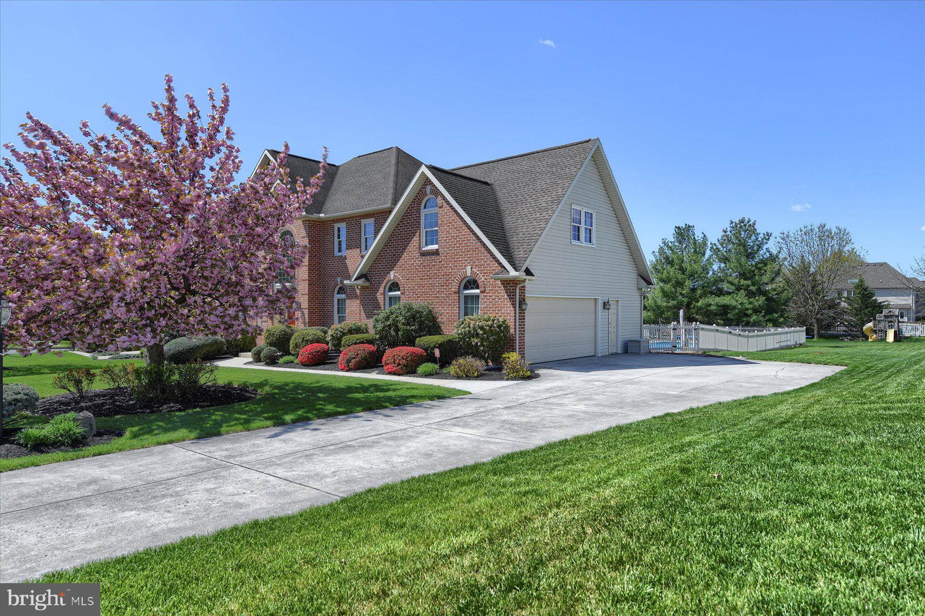 6525 Windmere Road Harrisburg, PA 17111 - Photo 3 of 65 Front/Side