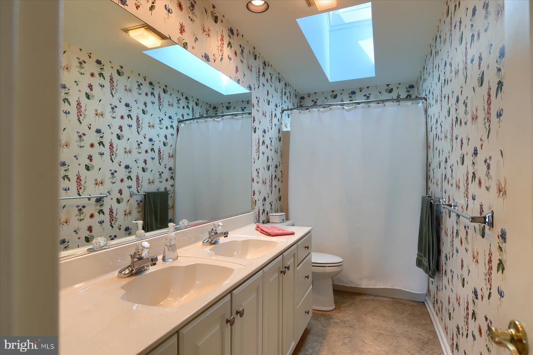 6525 Windmere Road Harrisburg, PA 17111 - Photo 41 of 65 Full Bathroom