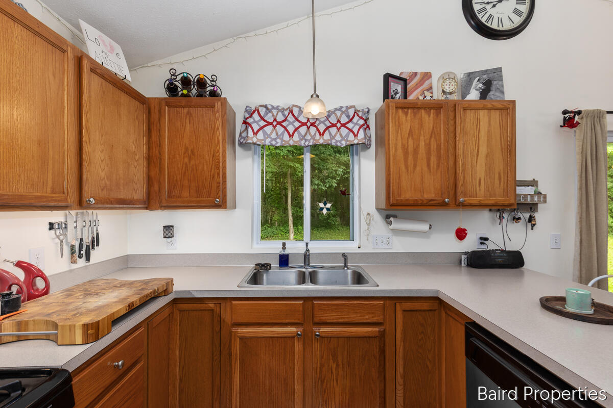 11227 Barnsley Road Lowell, MI 49331 - Photo 9 of 36