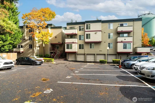 $234,950 | 18102 15th Avenue Northeast, Unit A302, Shoreline, WA 98155
