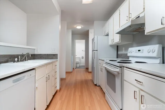 $224,950 | 18102 15th Avenue Northeast, Unit A302, Shoreline, WA 98155