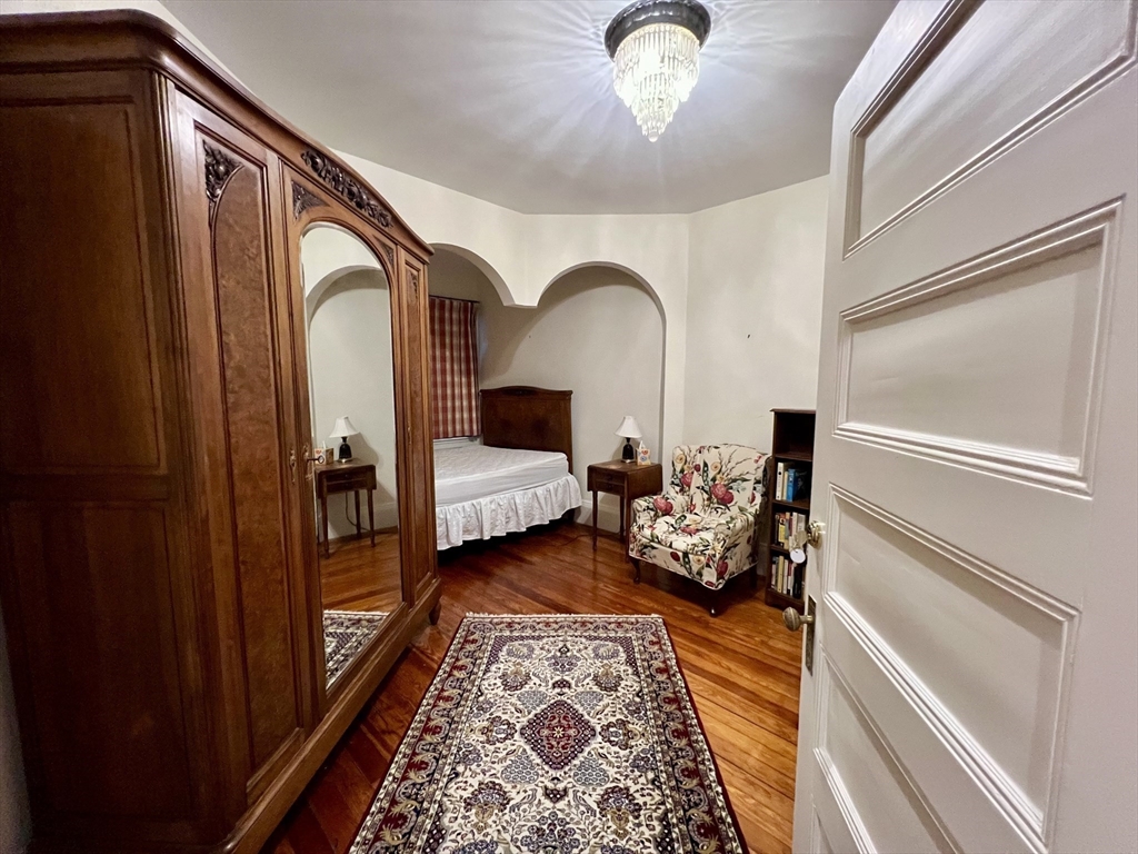 684 Washington Street, Unit 1 Brookline, MA 02446 - Photo 16 of 30