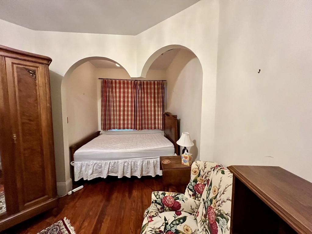 684 Washington Street, Unit 1 Brookline, MA 02446 - Photo 17 of 30