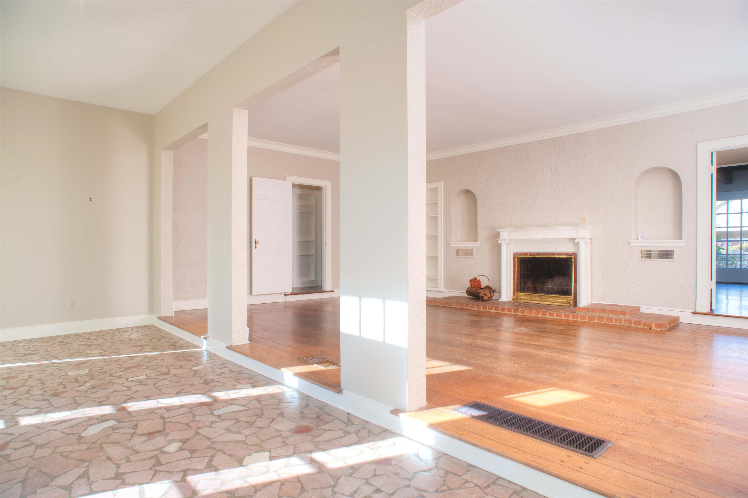4756 Princeton Road Memphis, TN 38117 - Photo 3 of 22 a view of a living room