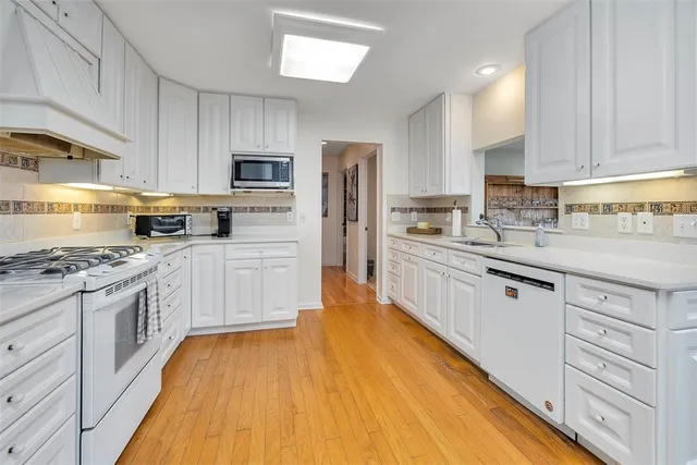 $1,600,000 | 107 Arthur J Moore Drive, St. Simons Island, GA 31522