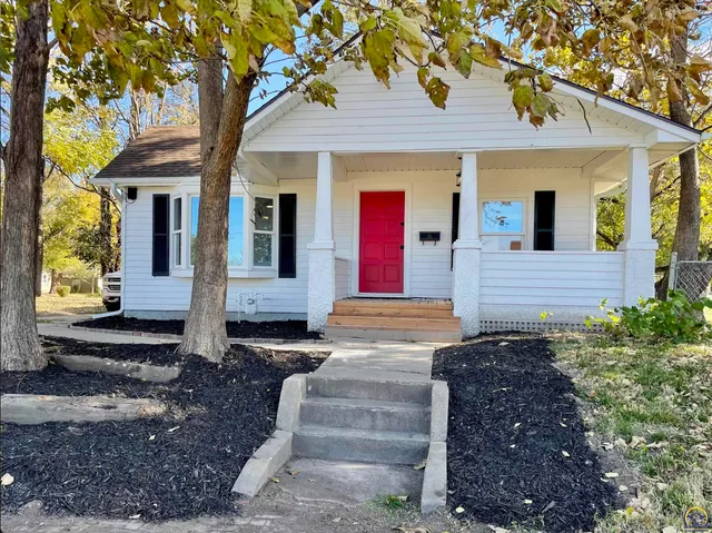 $147,900 | 930 Northwest Harrison Street, Topeka, KS 66608