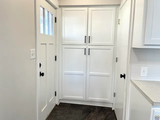 $147,900 | 930 Northwest Harrison Street, Topeka, KS 66608