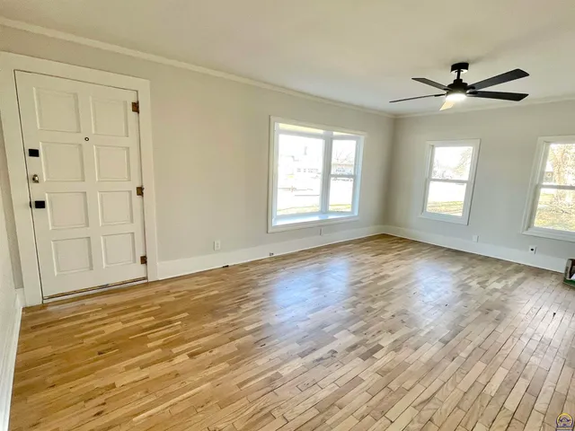 $147,900 | 930 Northwest Harrison Street, Topeka, KS 66608