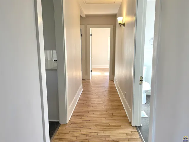 $147,900 | 930 Northwest Harrison Street, Topeka, KS 66608