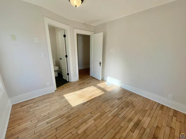 $147,900 | 930 Northwest Harrison Street, Topeka, KS 66608