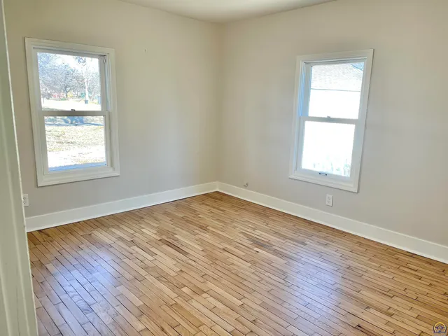 $147,900 | 930 Northwest Harrison Street, Topeka, KS 66608