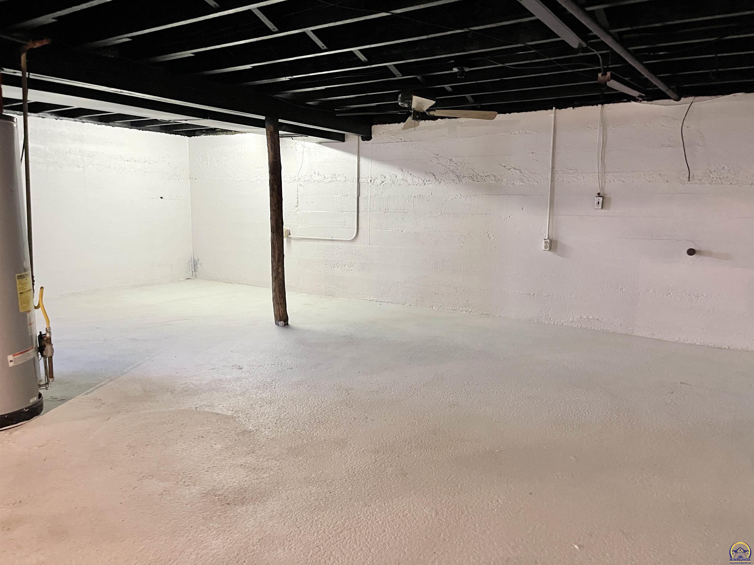 930 Northwest Harrison Street Topeka, KS 66608 - Photo 36 of 40