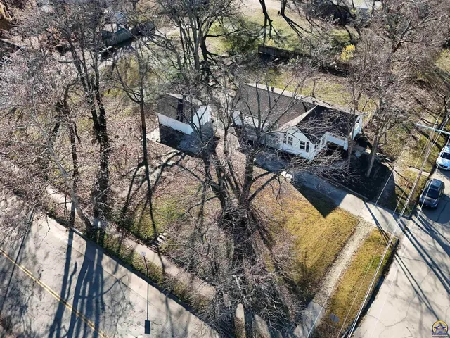 $147,900 | 930 Northwest Harrison Street, Topeka, KS 66608