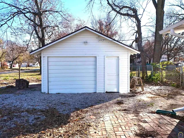 $147,900 | 930 Northwest Harrison Street, Topeka, KS 66608