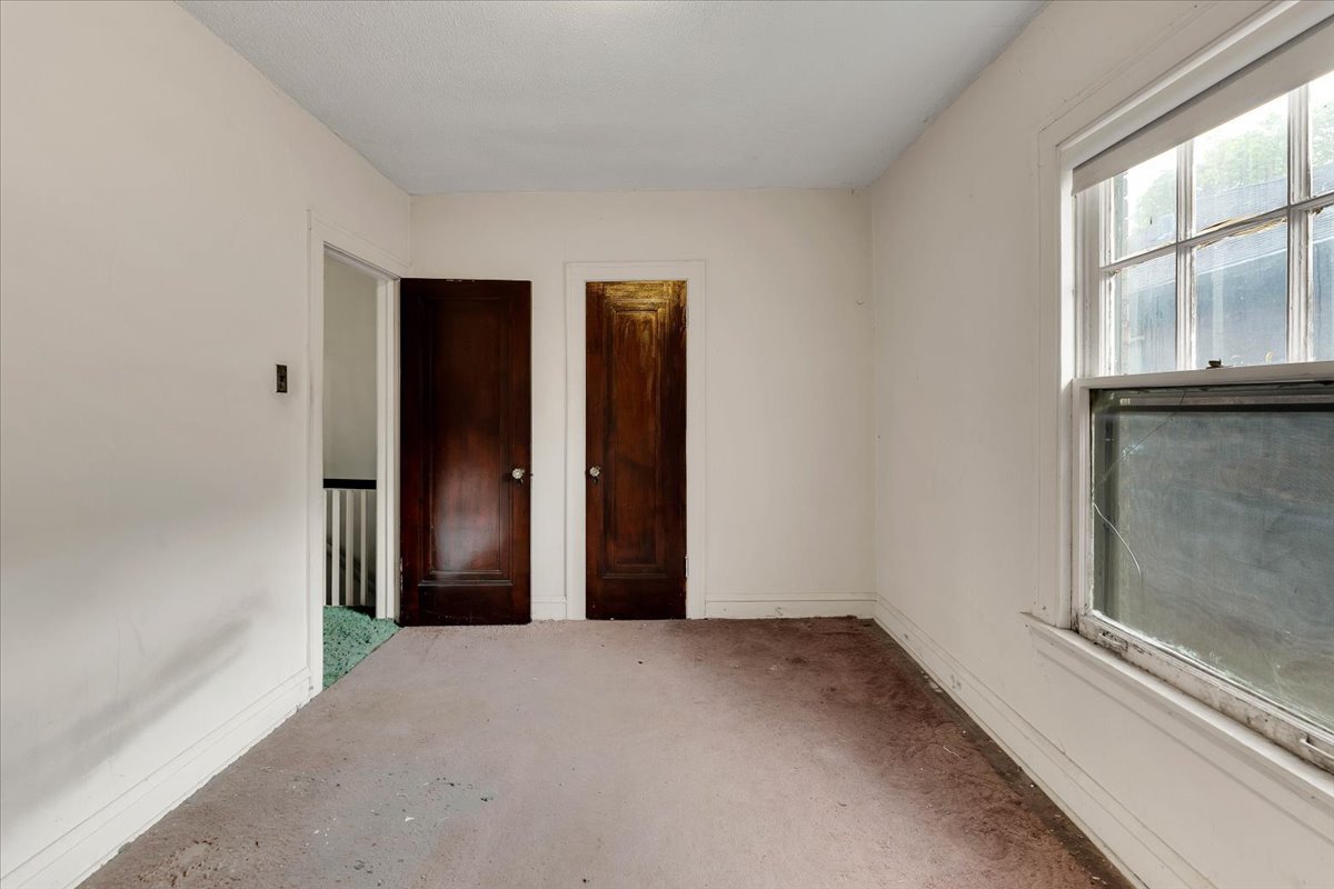 1704 West 94th Street Chicago, IL 60643 - Photo 12 of 29 an empty room with windows