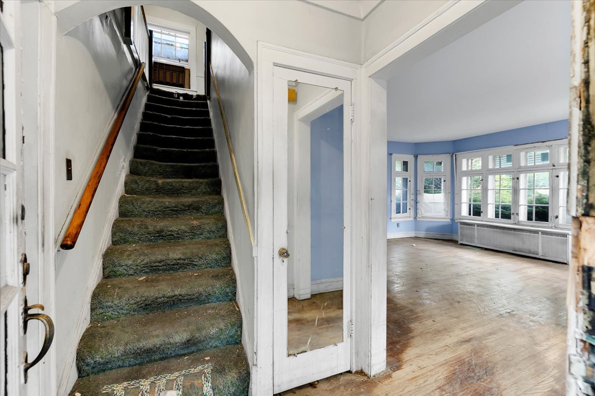 1704 West 94th Street Chicago, IL 60643 - Photo 13 of 29 a view of an entryway with staircase