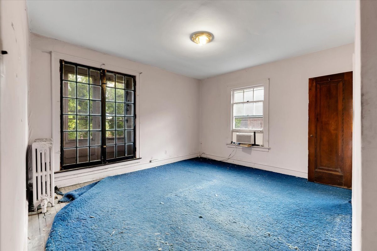 1704 West 94th Street Chicago, IL 60643 - Photo 23 of 29 an empty room with windows