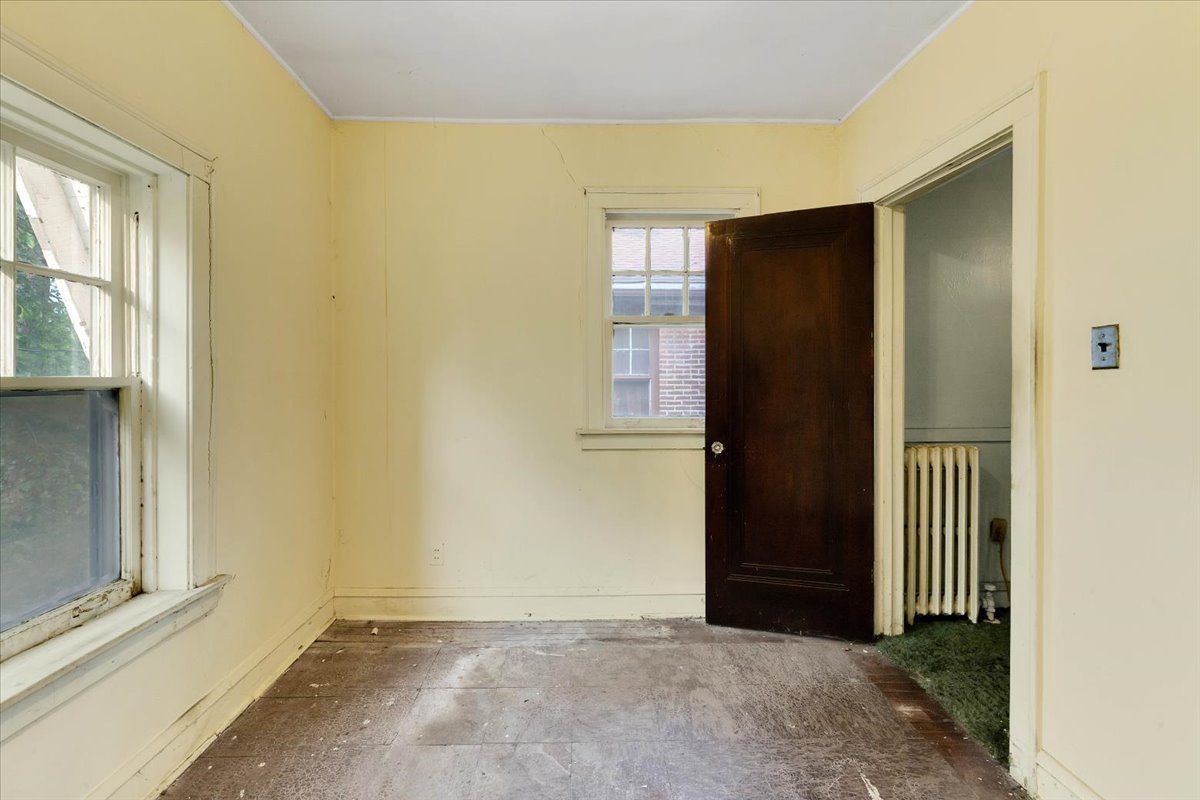 1704 West 94th Street Chicago, IL 60643 - Photo 9 of 29 an empty room with windows and closet