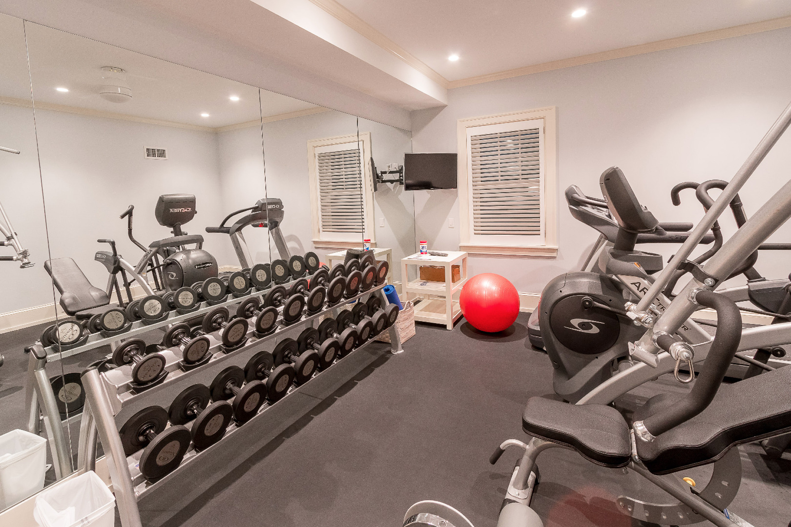 68 Pocomo Road Nantucket, MA 02554 - Photo 33 of 43 Fitness room