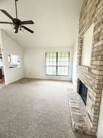 $1,200 | 728 West San Antonio Street, Unit 108B, Lockhart, TX 78644
