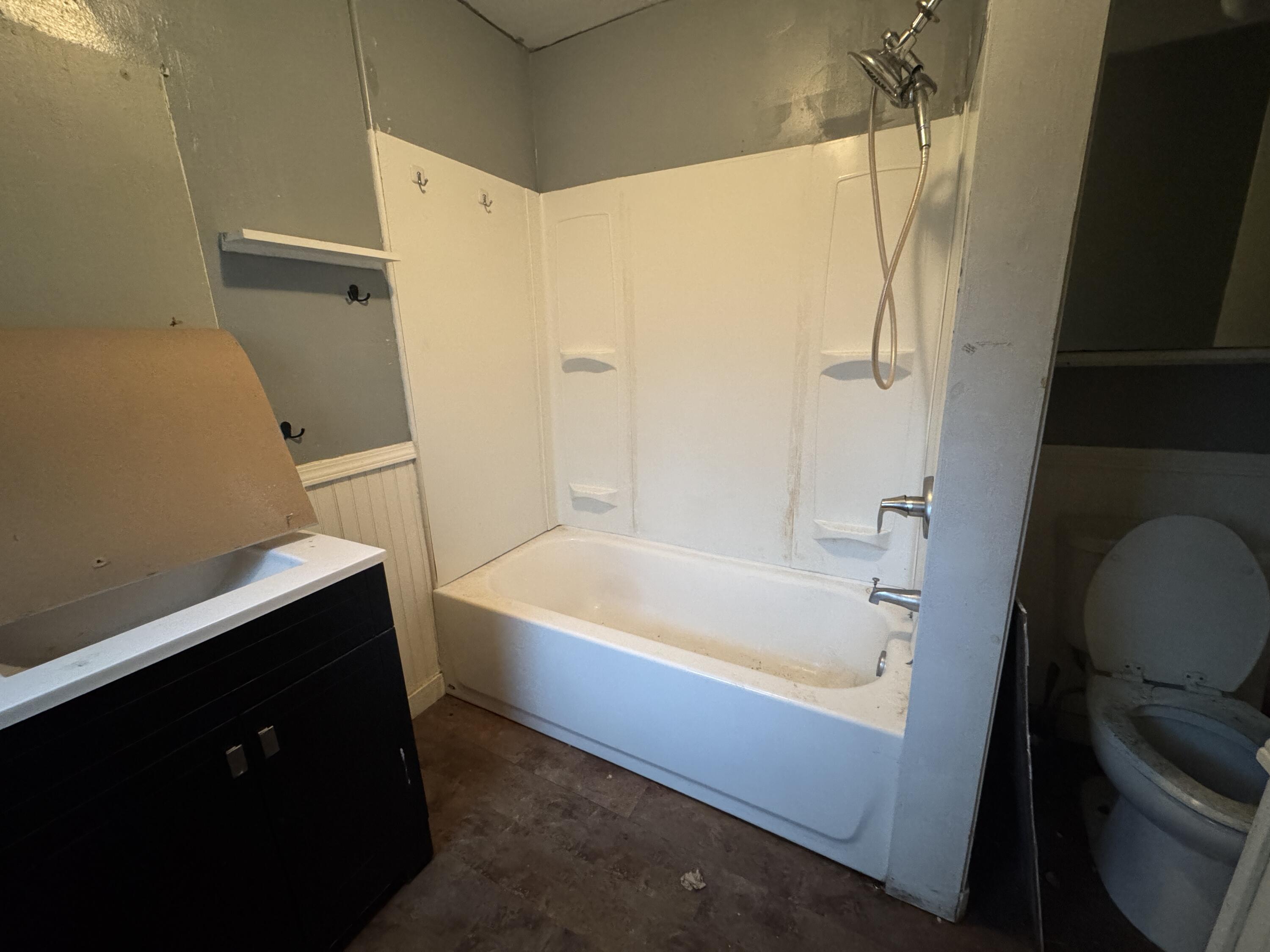 5017 Christiansen Road Lansing, MI 48910 - Photo 4 of 9 IMG_5935