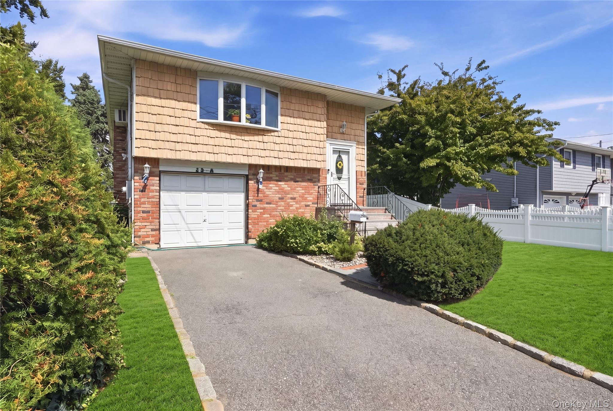29 Suffolk Road, Unit A Massapequa, NY 11758 - Photo 2 of 32 Gallery Image 2