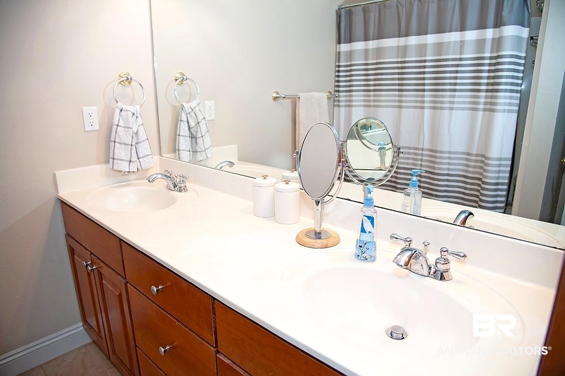 6580 Spaniel Drive Daphne, AL 36527 - Photo 29 of 34 Upstairs Bath 2 sinks