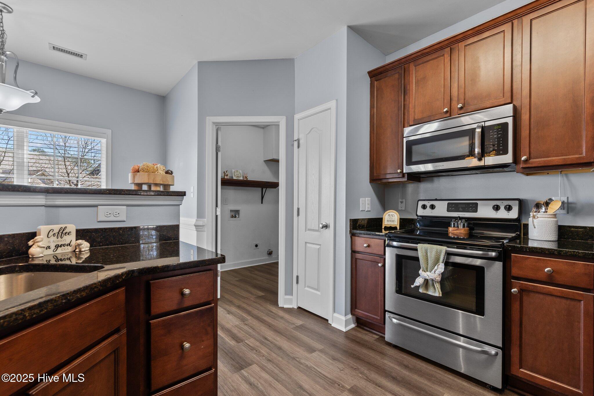 135 Rocktree Court Raeford, NC 28376 - Photo 12 of 42 17-web-or-mls-707A2378