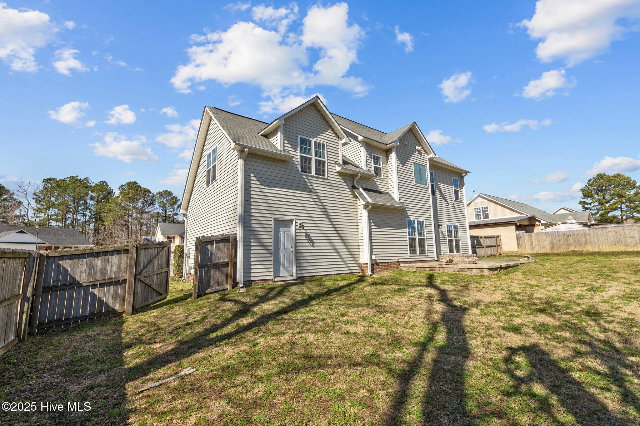 135 Rocktree Court Raeford, NC 28376 - Photo 38 of 42 6-web-or-mls-707A2354