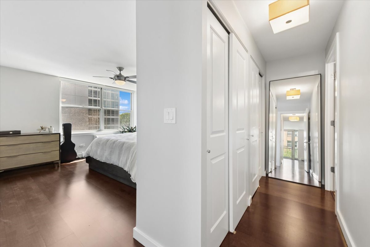 3033 North Sheridan Road, Unit 601 Chicago, IL 60657 - Photo 7 of 16