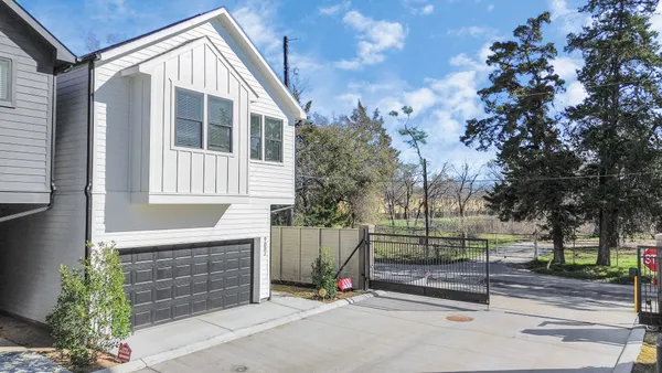 $2,495 | 9005 Laverne Oak Lane, Houston, TX 77080