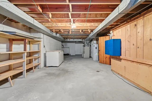 a view of a house with a big yard