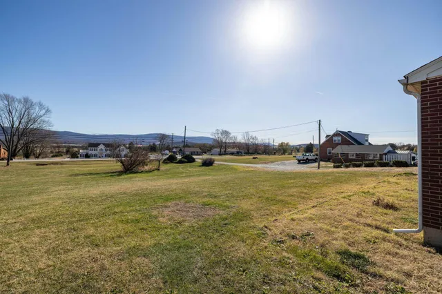 $299,900 | 8241 North Valley Pike, Harrisonburg, VA 22802