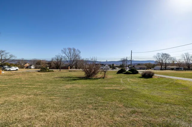 $299,900 | 8241 North Valley Pike, Harrisonburg, VA 22802