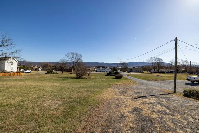 $299,900 | 8241 North Valley Pike, Harrisonburg, VA 22802