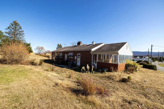 $299,900 | 8241 North Valley Pike, Harrisonburg, VA 22802