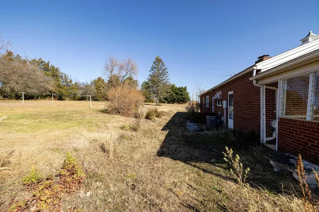 $299,900 | 8241 North Valley Pike, Harrisonburg, VA 22802