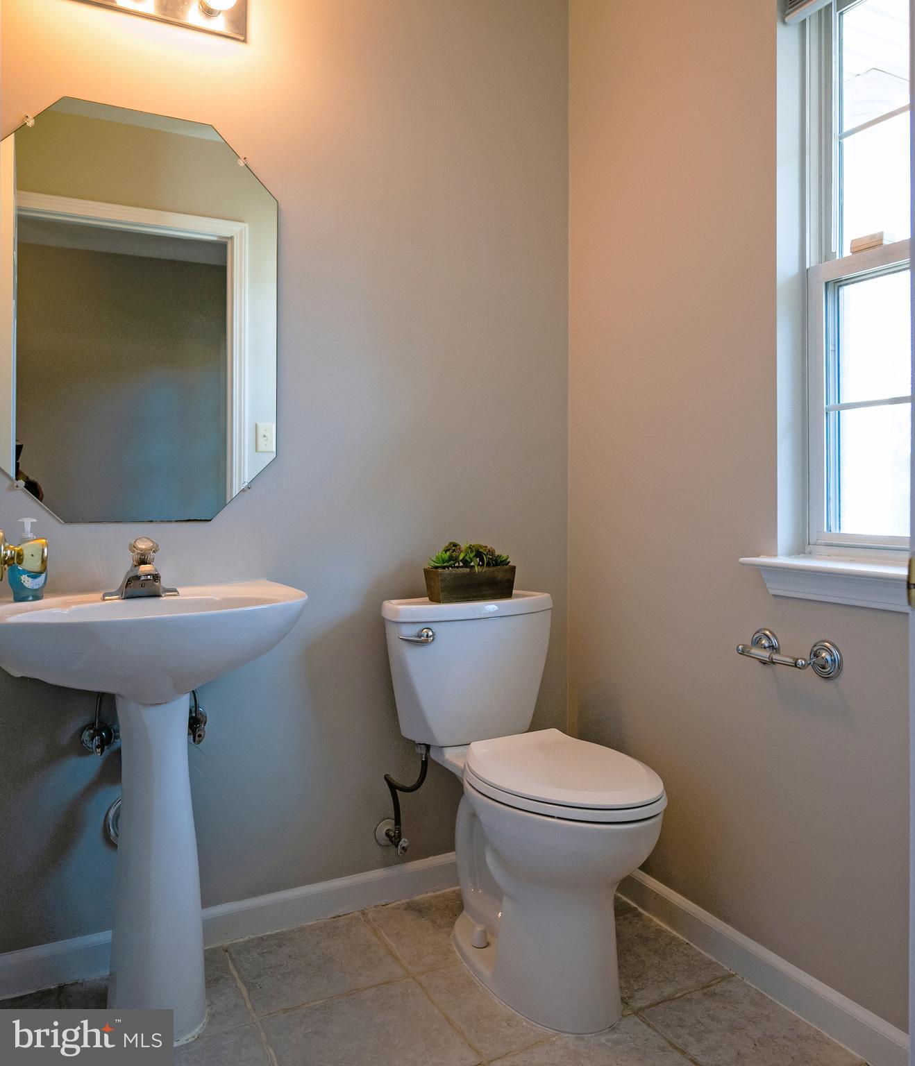 108 Coburn Road Pennington, NJ 08534 - Photo 9 of 22 Gallery Image 9