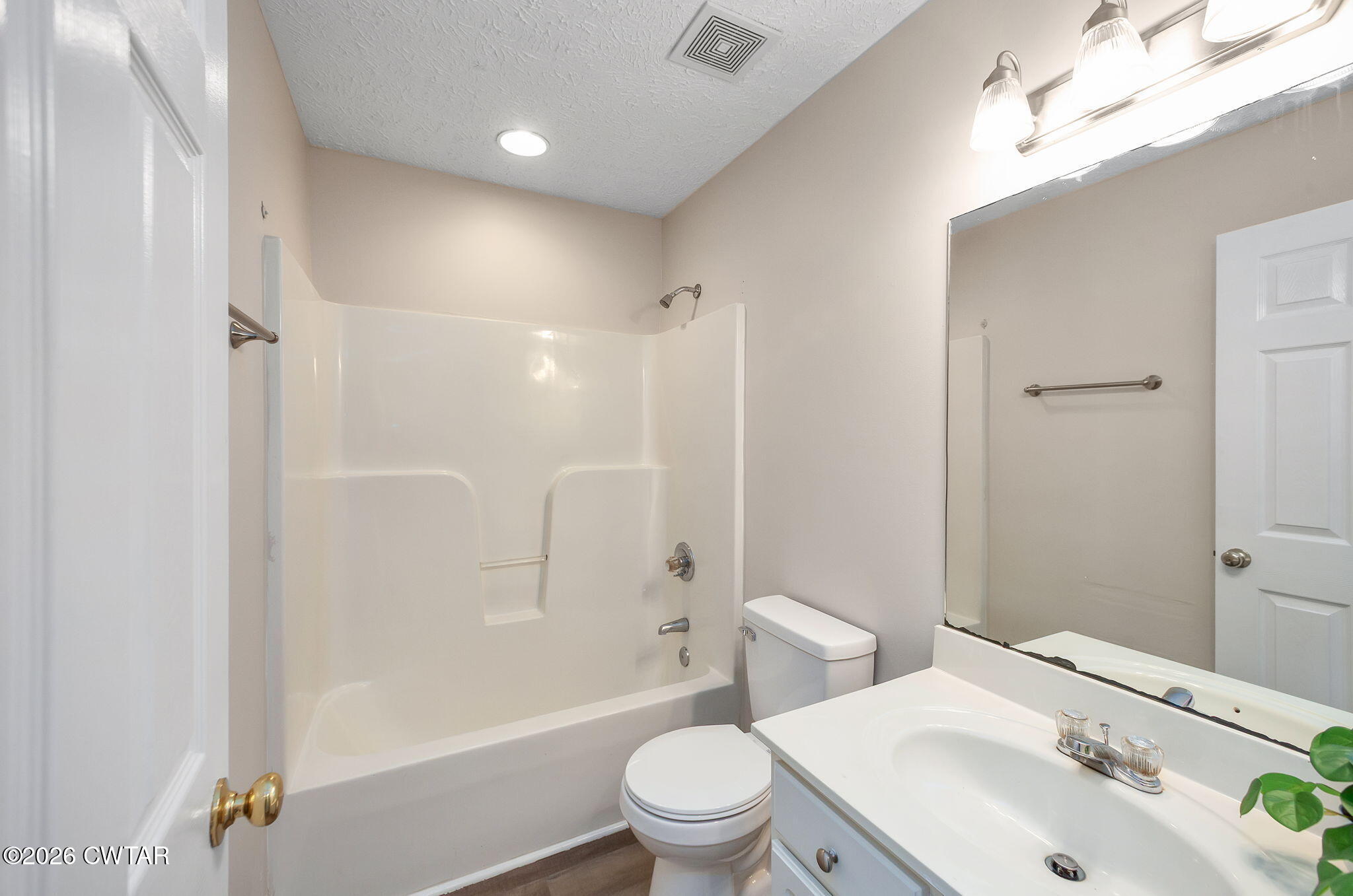 140 Reed Circle Medina, TN 38355 - Photo 21 of 30 Hall Bathroom