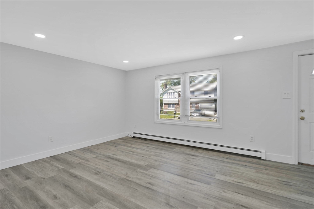 217 Mazarin Street Springfield, MA 01151 - Photo 13 of 33