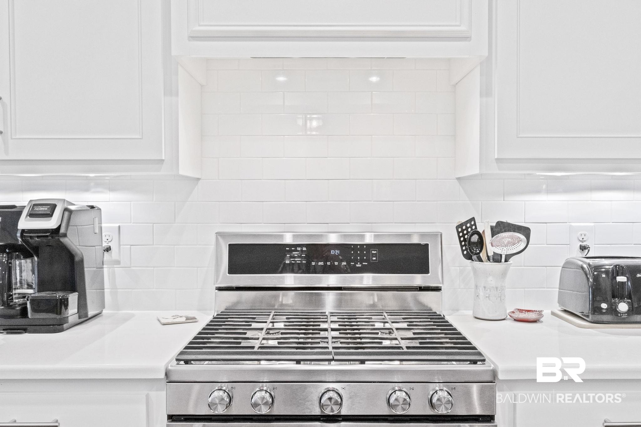 354 Craftsman Avenue Fairhope, AL 36532 - Photo 6 of 68 Kitchen Aid Gas Range